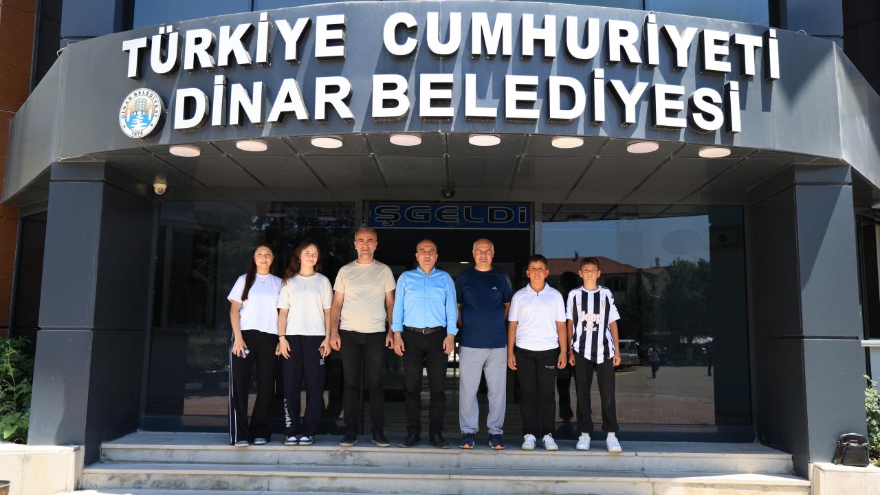 Dinar Belediyesporlu Sporcular Türkiye Şampiyonalarında Dinar'ı Temsil Edecek